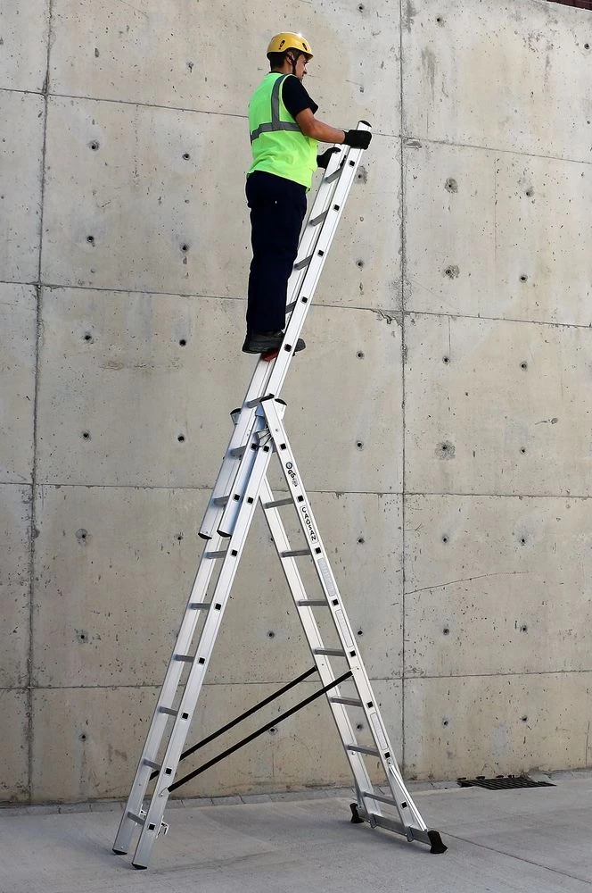 Трехсекционная алюминиевая лестница 3х10 CAGSAN арт.TS190 от магазина ЛесКонПром.ру