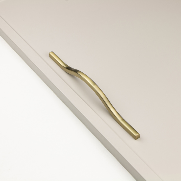 Мебельная ручка-скоба VITO C=160 мм позолоченная латунь от магазина ЛесКонПром.ру