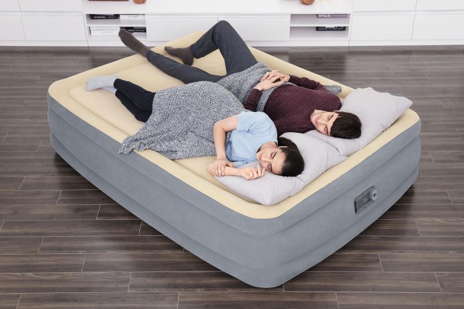 Кровать надувная Bestway FoamTop Comfort Raised Queen 80365619 от магазина ЛесКонПром.ру