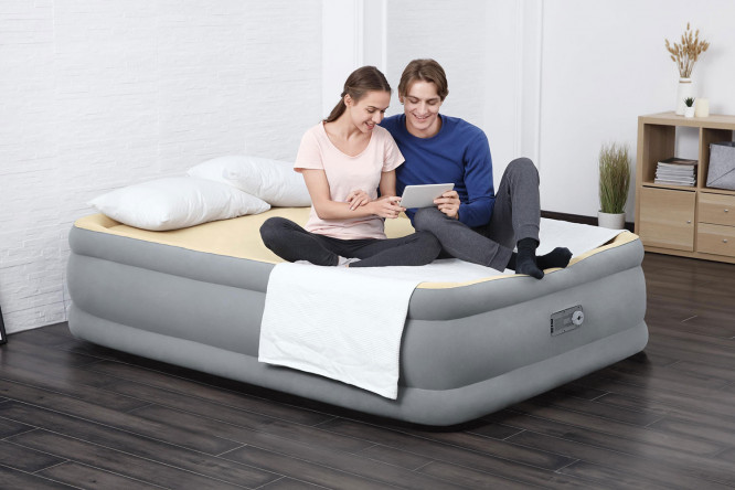 Кровать надувная Bestway FoamTop Comfort Raised Queen 80365619 от магазина ЛесКонПром.ру