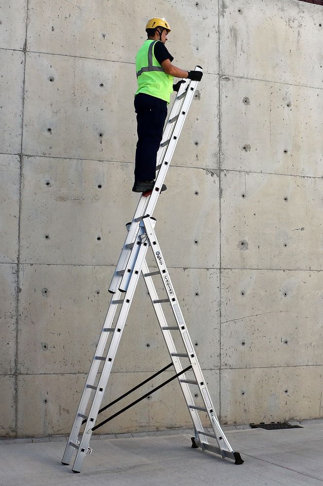 Трехсекционная алюминиевая лестница 3х12 CAGSAN арт. TS205 от магазина ЛесКонПром.ру
