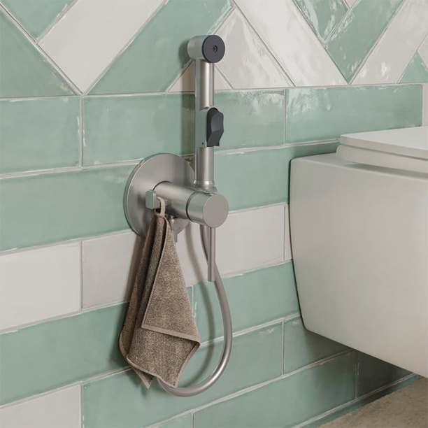 Гигиенический душ IDDIS встраиваемый сатин с крючком от магазина ЛесКонПром.ру