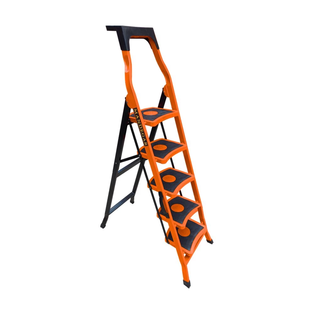 Стремянка стальная с 5 широкими ступенями SAMA оранжевого цвета (арт.S-5О) от магазина ЛесКонПром.ру