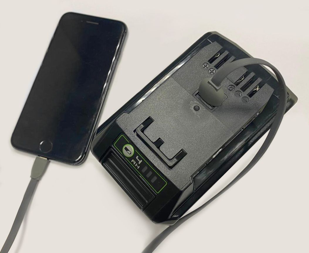 2 Аккумулятора с USB разъемом Greenworks G24USB4 24V (4 А/ч) + Зарядное устройство на 2 аккумулятора Greenworks G24C 24V от магазина ЛесКонПром.ру